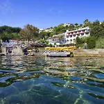 Delfini 4*