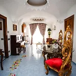 Otel Delfini