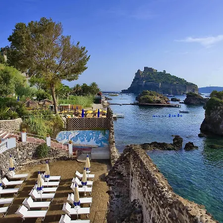 Delfini Otel 4*