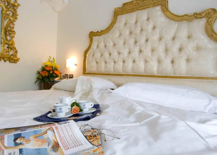 Hotel Delfini Isquia