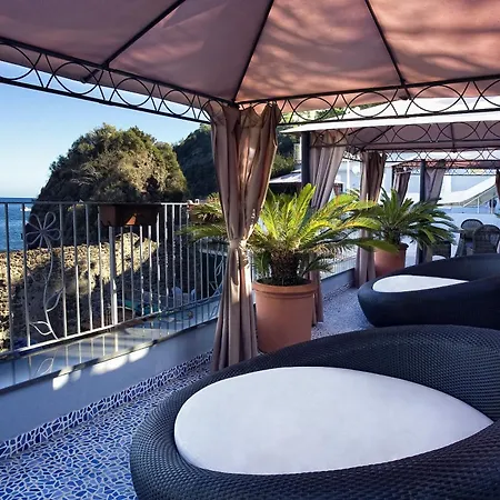 Hotel Delfini 4*